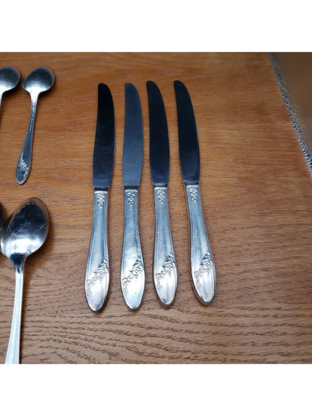 Tudor Plate Queen Bess II Flatware Set 4 Place Settings 20 Pc Oneida Silverplate